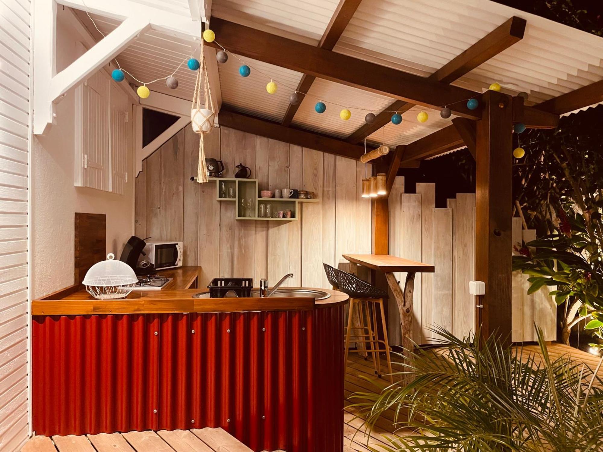 Les Coulirooms - Suite Avec Jacuzzi Et Grande Terrasse Sainte-Anne  Bagian luar foto