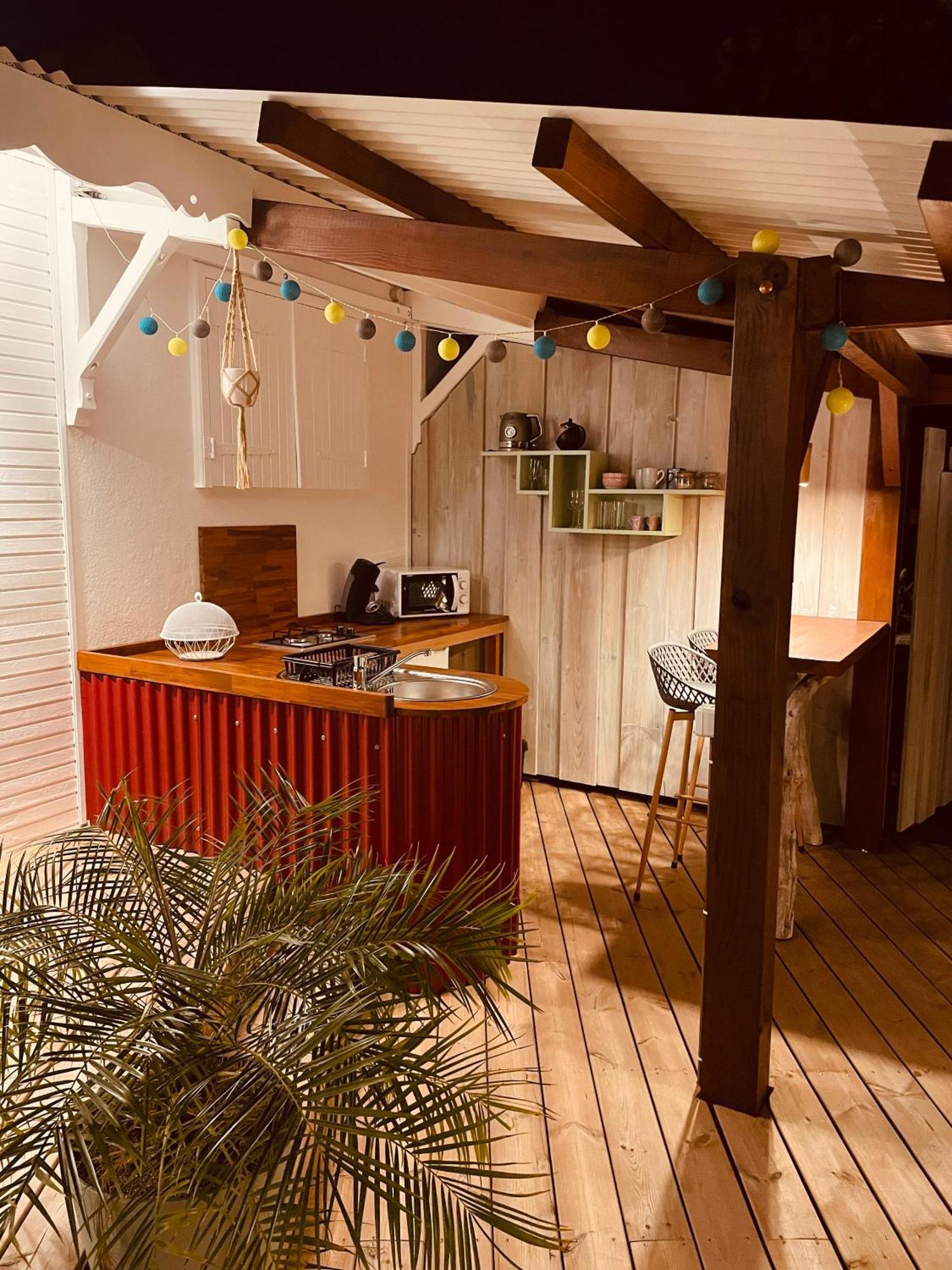 Les Coulirooms - Suite Avec Jacuzzi Et Grande Terrasse Sainte-Anne  Bagian luar foto