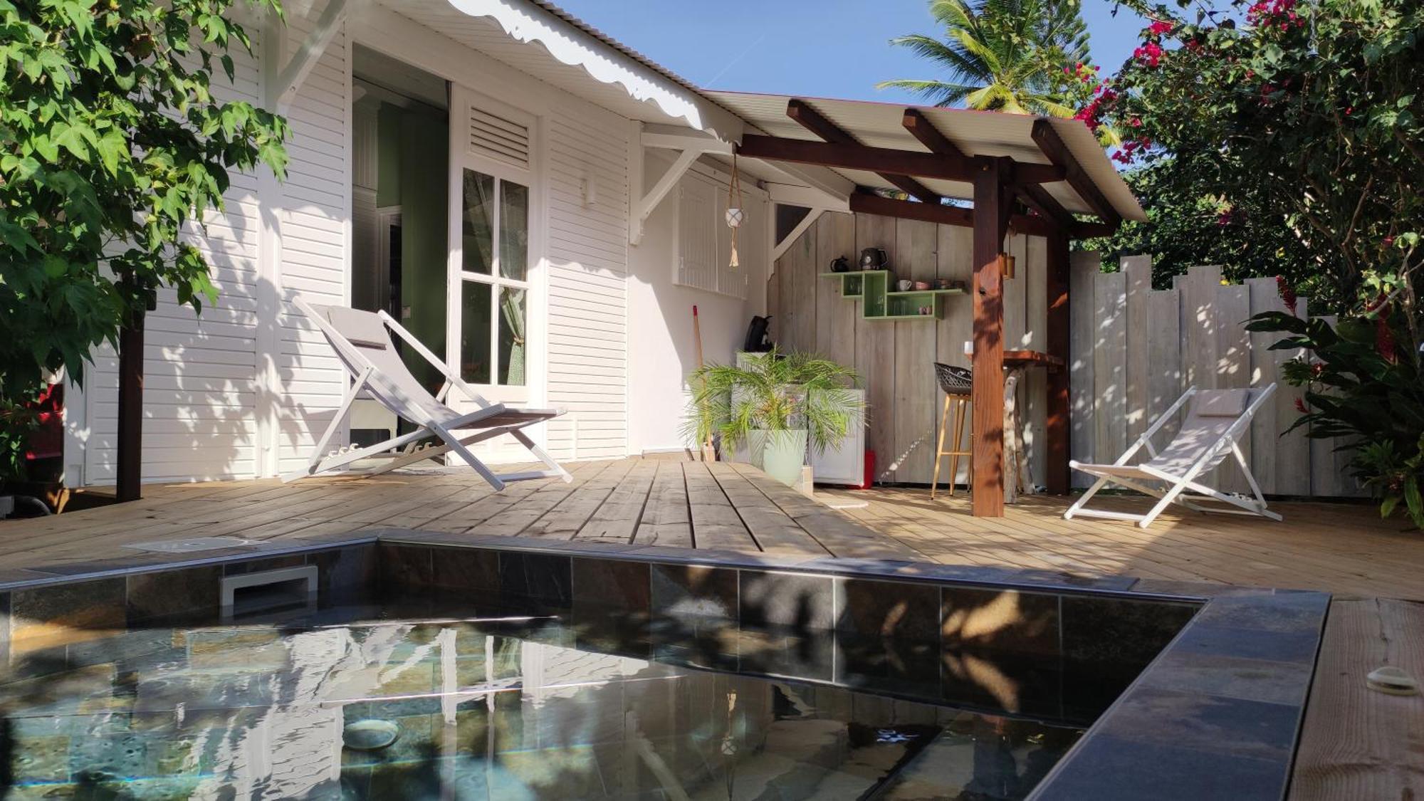 Les Coulirooms - Suite Avec Jacuzzi Et Grande Terrasse Sainte-Anne  Bagian luar foto