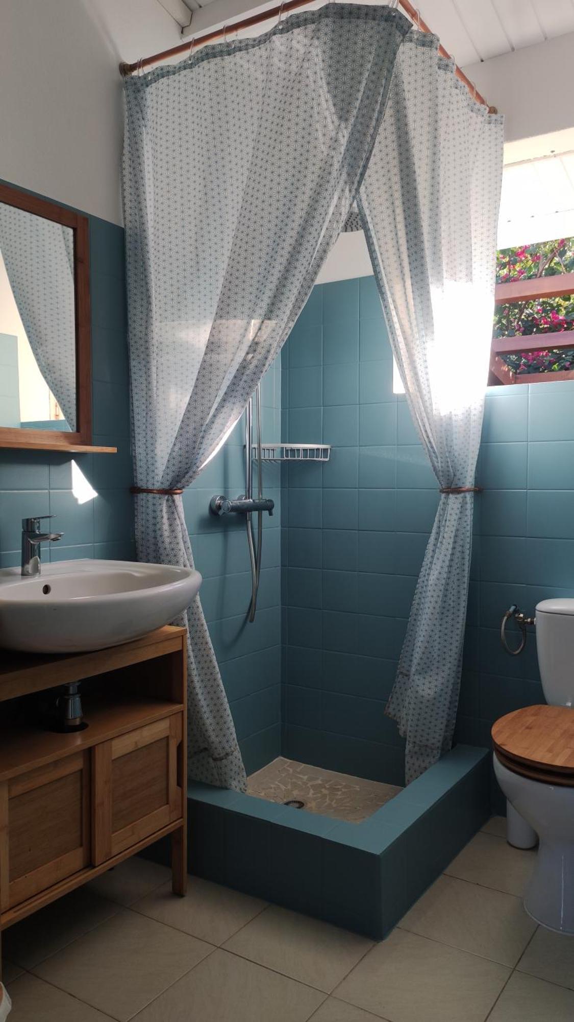 Les Coulirooms - Suite Avec Jacuzzi Et Grande Terrasse Sainte-Anne  Bagian luar foto